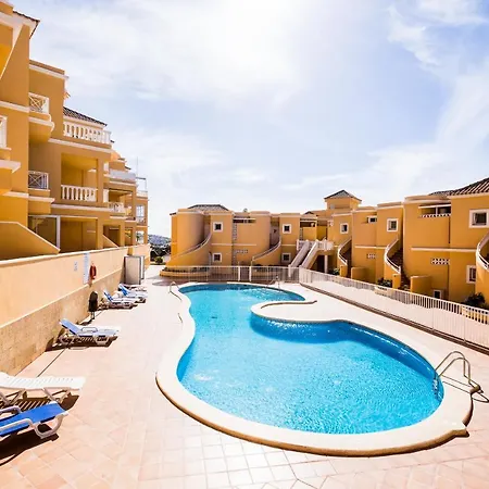 Апартаменти Lovely El Duque *